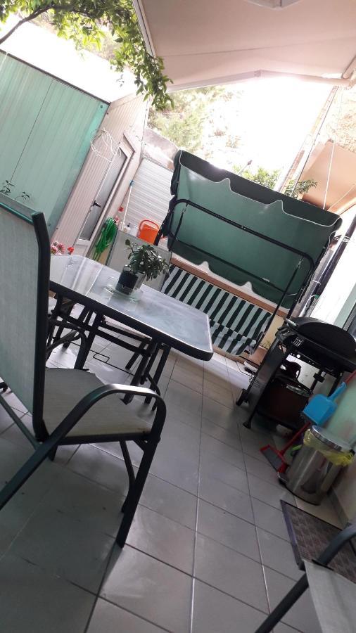 Safe & Cool Apartment 伊拉克利翁 外观 照片